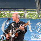 Detour guitar player Scott Zylstra at the Great Lakes Folk Festival 2008