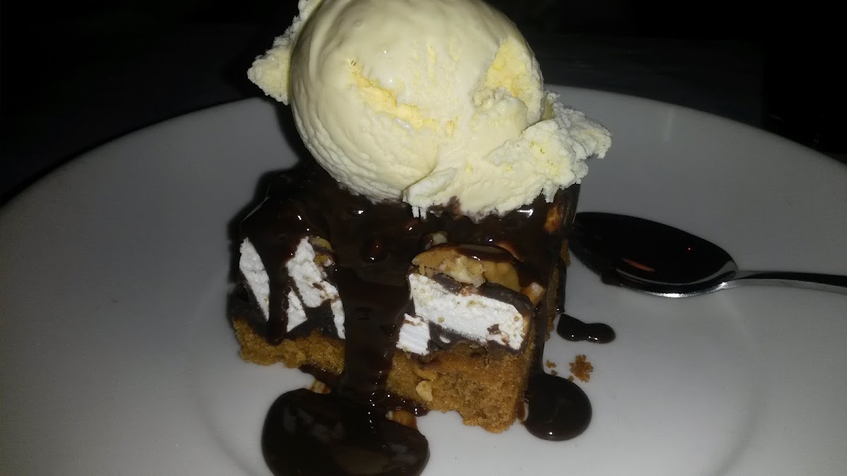 GF peanut butter blondie. ask them to heat up the blondie first then add the ice cream.