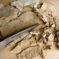 Crushed meringue for ice-cream topping