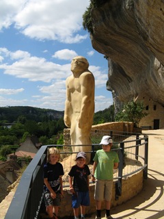 BoysStatue