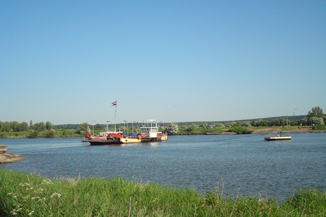 [Tiel Crossing 5[9].jpg]