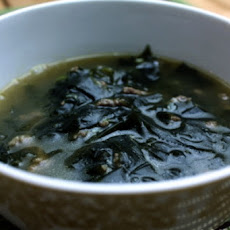 Korean-style Seaweed Soup