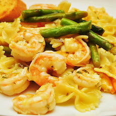 Garlicky Shrimp Veggy Pasta