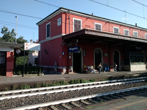 Magenta - Train Station