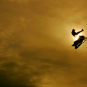 by Trevor Brown - Sports & Fitness Snow Sports