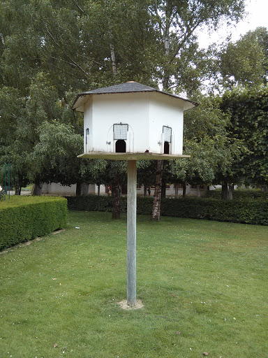 La Maison Des Oiseaux