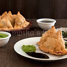 Samosa - Savory Indian Pototo Pies