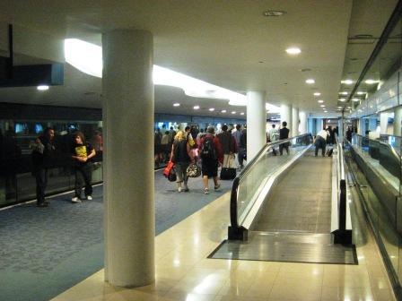 [aeroporto_santiago_corredor[6].jpg]