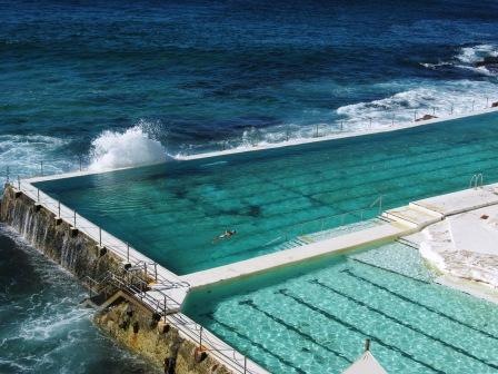 [piscina1[4].jpg]