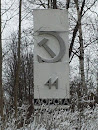 Памятный знак Дороги Жизни,44 км