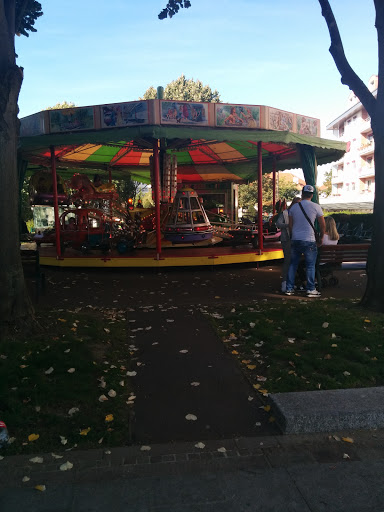 Le Carousel