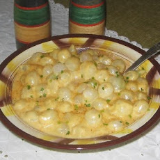 Grandma's Famous Creamed Onions Au Gratin