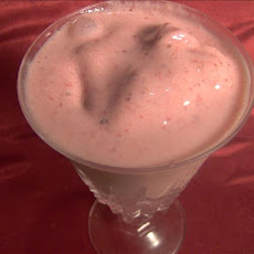 Delicious Creamy Strawberry Milk Shake