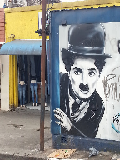 Charlie Chaplin a Espreita