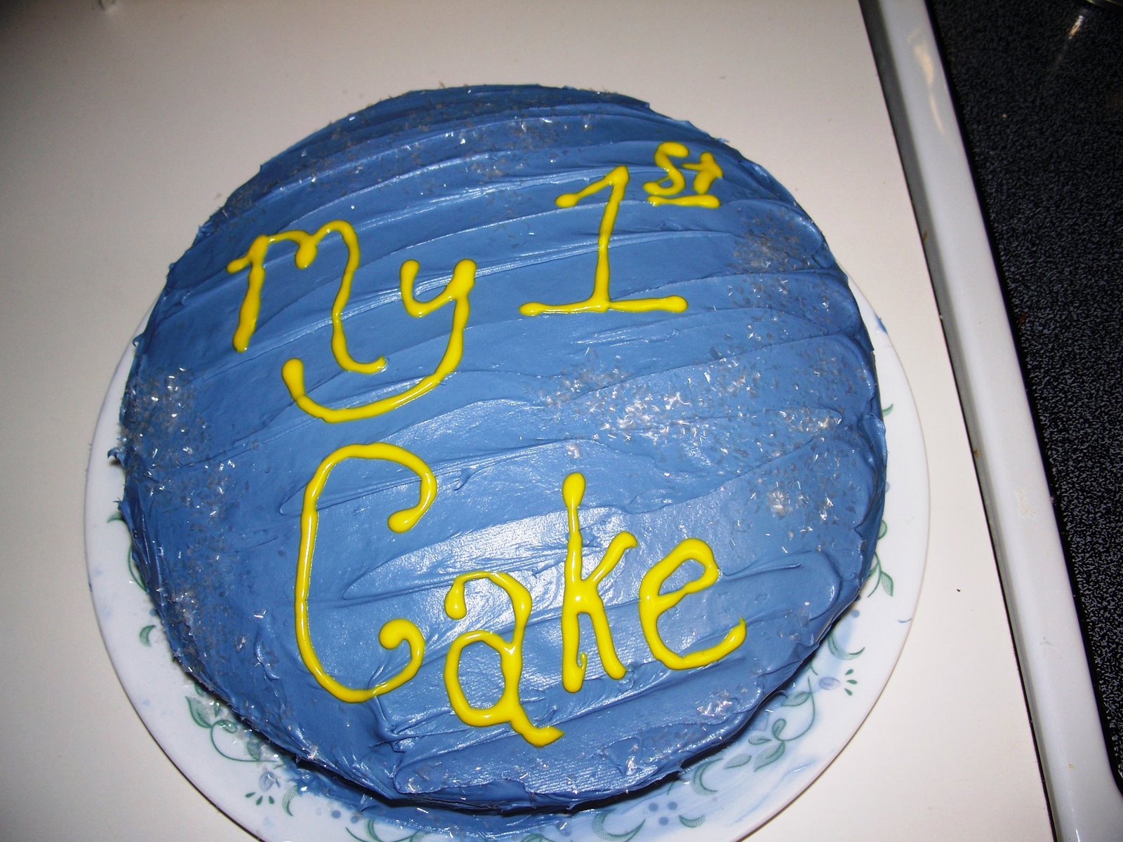 [1st try cake[2].jpg]