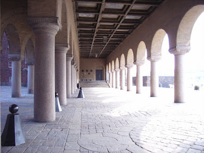 Corridor. 走廊.