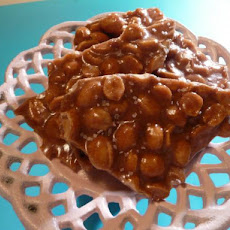 Sweet & Savory Microwave Peanut Brittle With Cinnamon