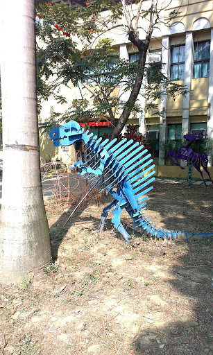 台南高工藍色巨大恐龍