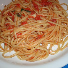 Angel Hair With Tomatoes, Basil & Garlic