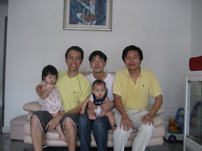 tong chen and his 2 children
