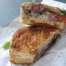 Hearty Roast Beef Sandwiches With Horseradish Mayonnaise