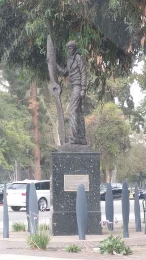 Amelia Earhart Statue in North
