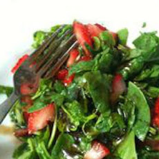 Strawberry and Spinach Salad with Honey Balsamic Vinaigrette