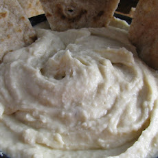 Roasted Garlic White Bean Hummus