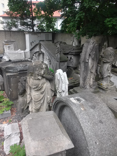 Hřbitov padlých soch