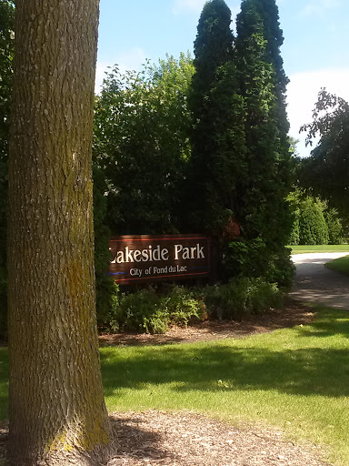 Lakeside Park Side enterance