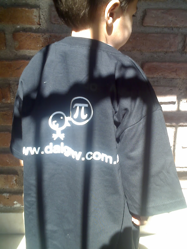 Gaby y su remera, espalda