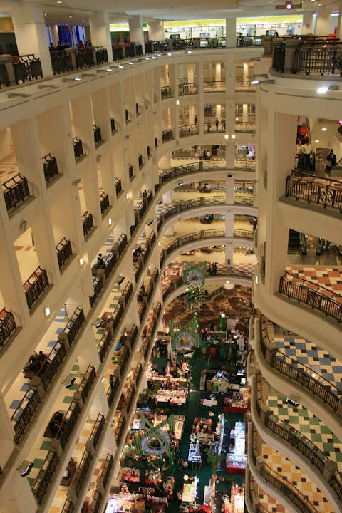 Intérieur du centre commercial le Berjaya Times Square