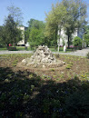 Monument În Giuleşti Park