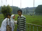 Di depan Kampus Baranangsiang IPB, waktu itu ada kabut gitu di lapangan, tapi gak terlalu keliatan di sini..