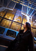 Low_Light_Photography_people_pictures_glowing_buildings_backgrounds.jpg