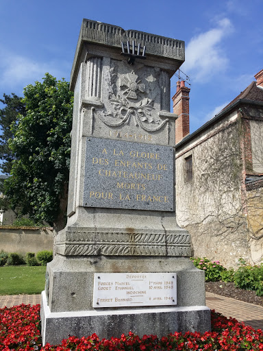 Châteauneuf En Thymerais - Monument aux morts