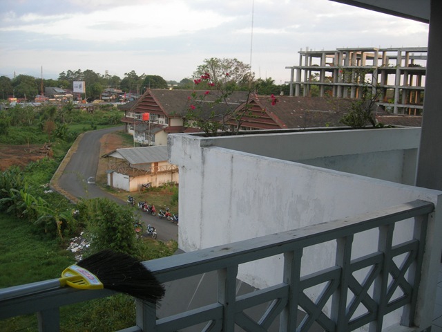 [DSCN77112.jpg]