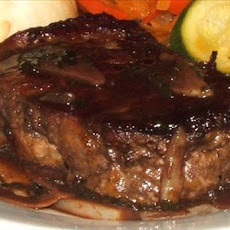 Steak in Garlic Wine Sauce
