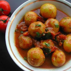Spicy Potatoes (Rasadar Aloo)