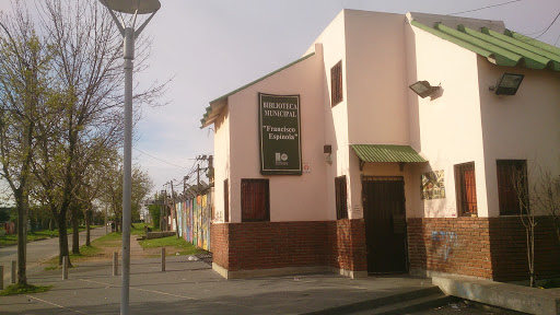 Bibliotecas Municipal Francisco Espinola