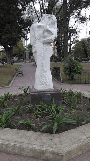 Columna De La Vida - Plaza Vélez Sarsfield