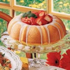 Berry-Filled Lemon Cake