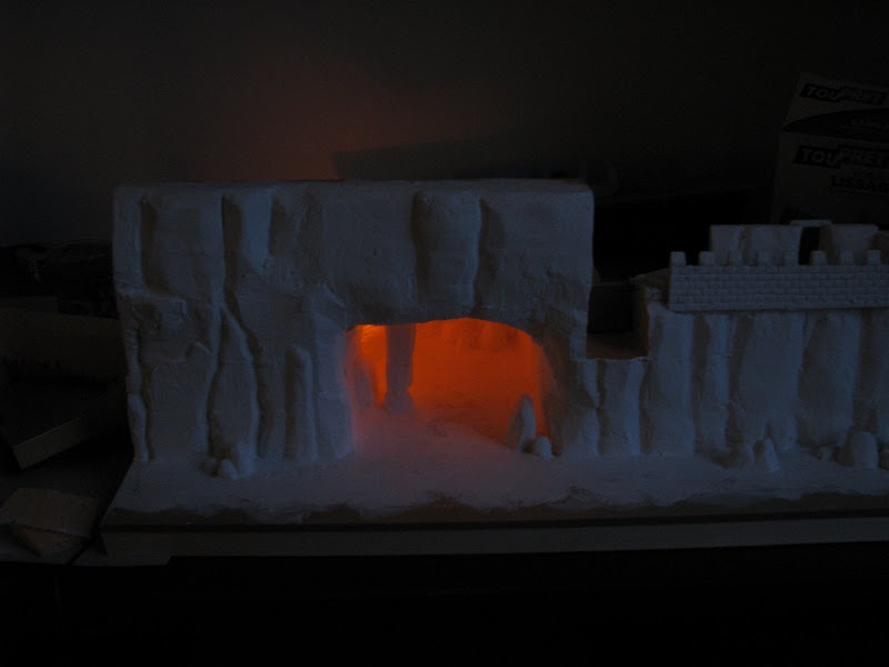 Eclairage de la grotte marine, vu de loin