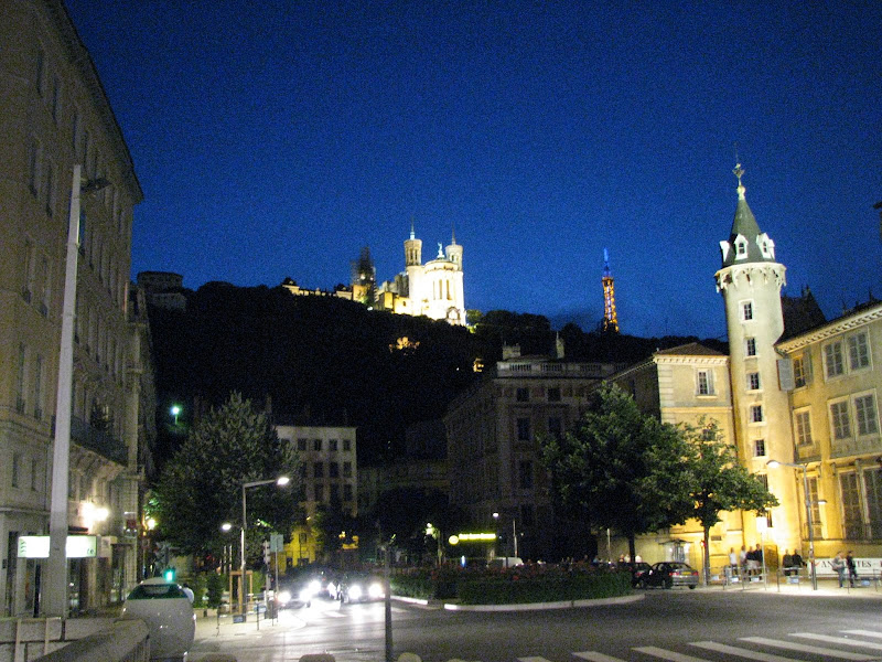 Lyon by night - Vue sur la cathédrale de Fourvière depuis le Vieux Lyon