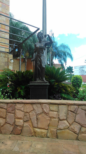 Estatua Diosa Astrea - Palacio De Justicia