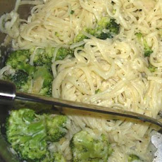 Low Cal Creamy Pesto With Broccoli and Angel Hair