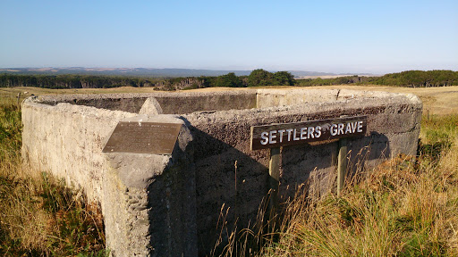 Settlers Grave