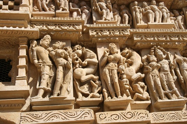 [khajuraho070[4].jpg]