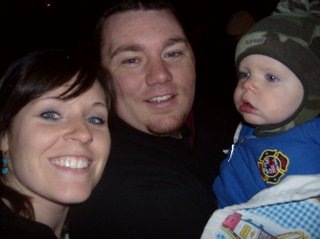 [family_in_the_snow3.jpg]