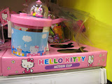 Hello Kitty...err.. action cup! (Tesco Home Plus, Jamsil)